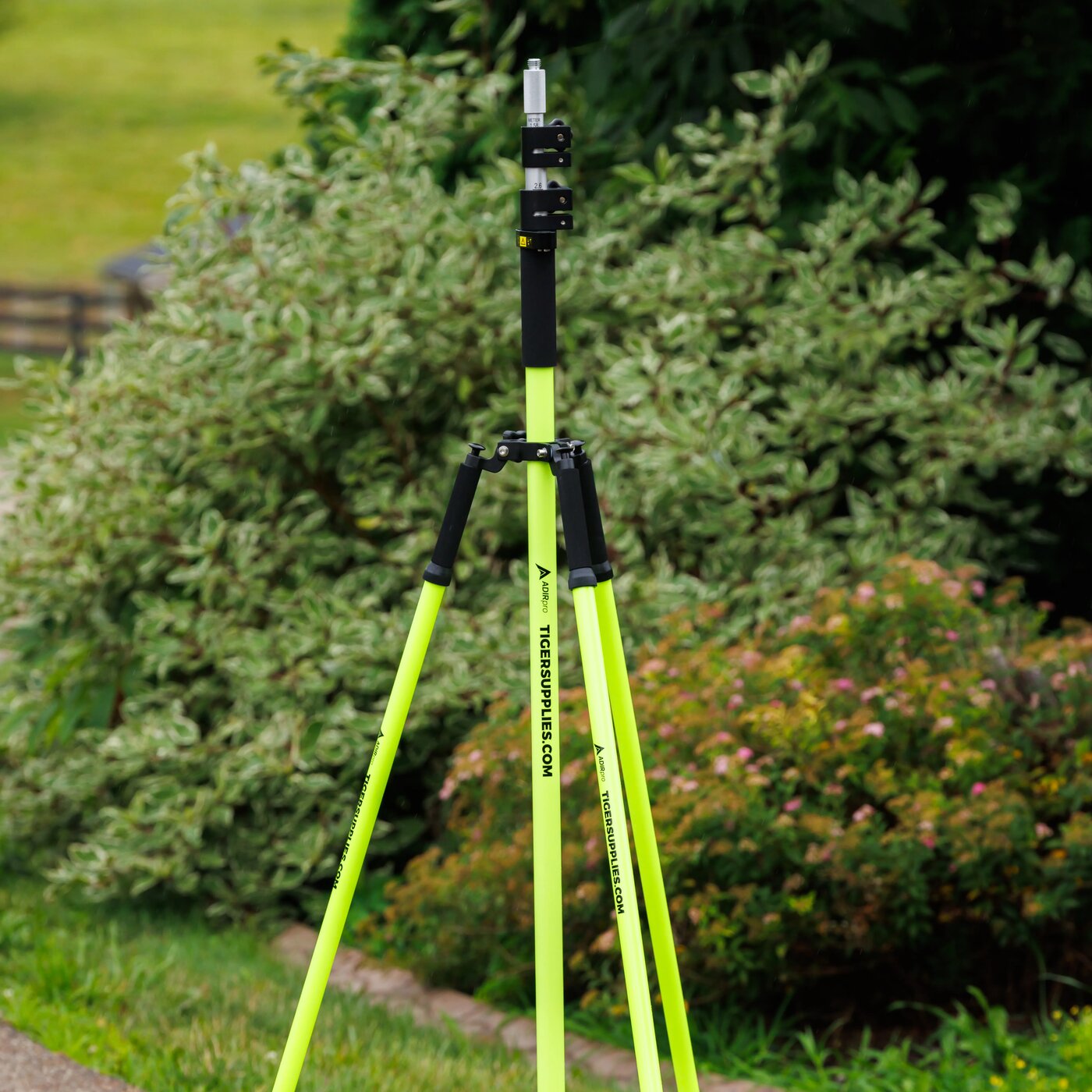Heavy Duty Repeater Tripod Stand