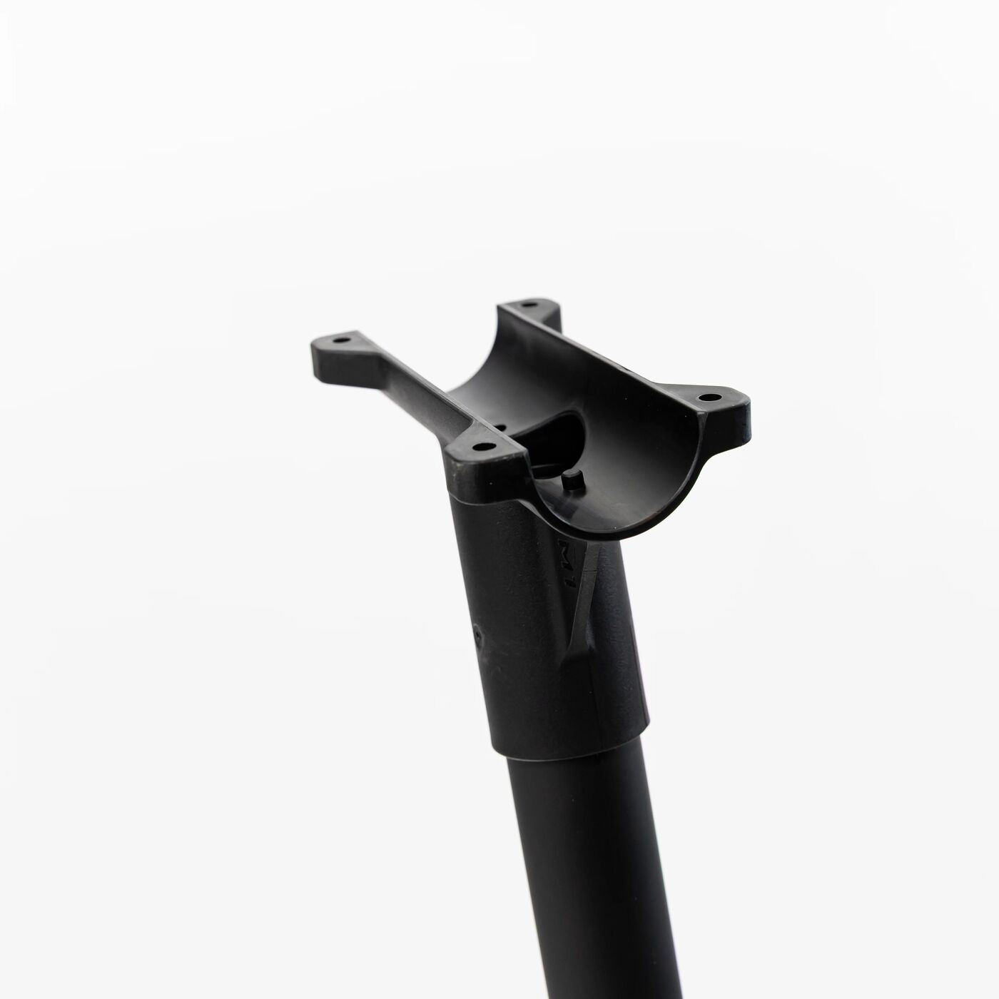 Landing Gear Crossbeam - Front (T100)