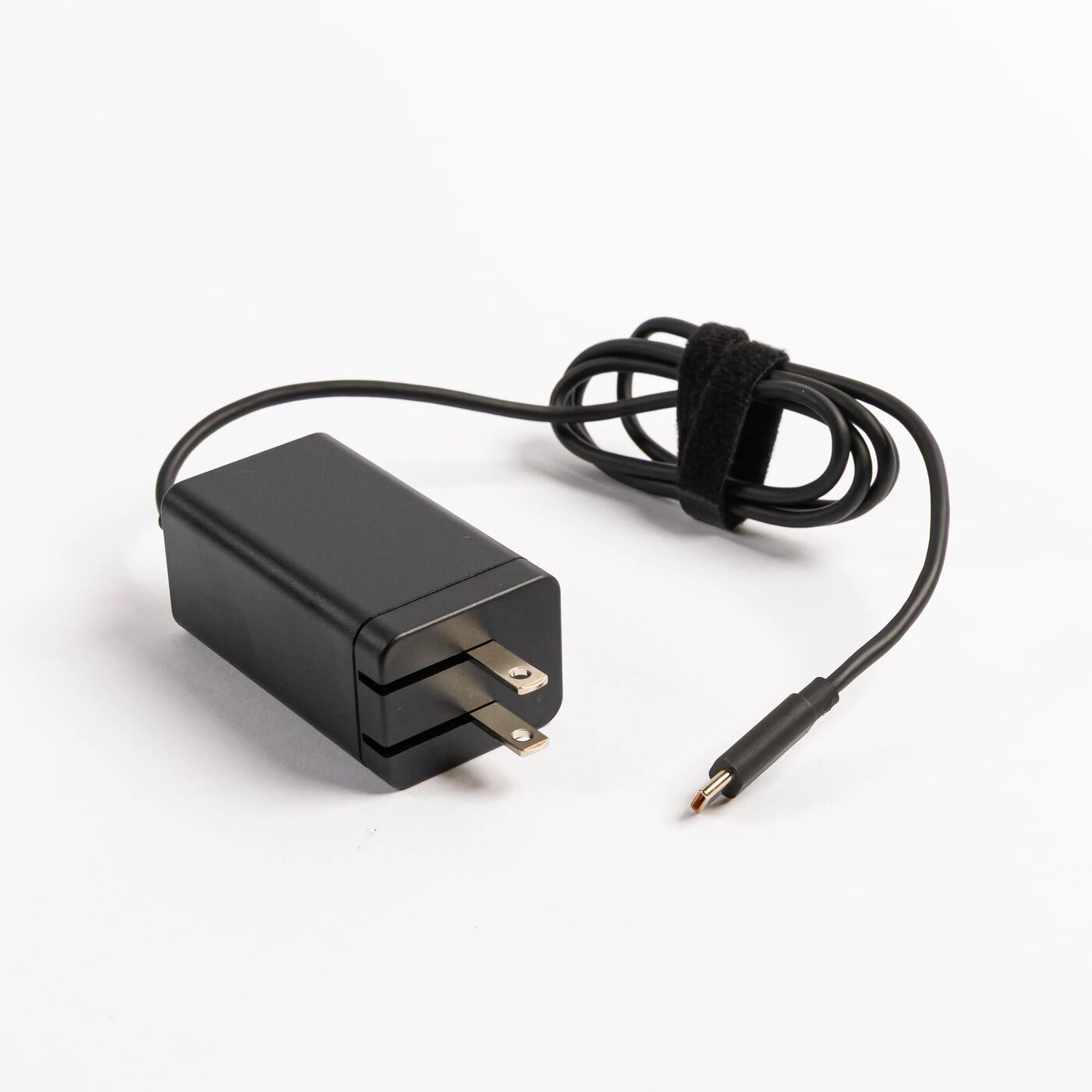 T60X 65W Portable Charger (NA) (Including Charging Cable)